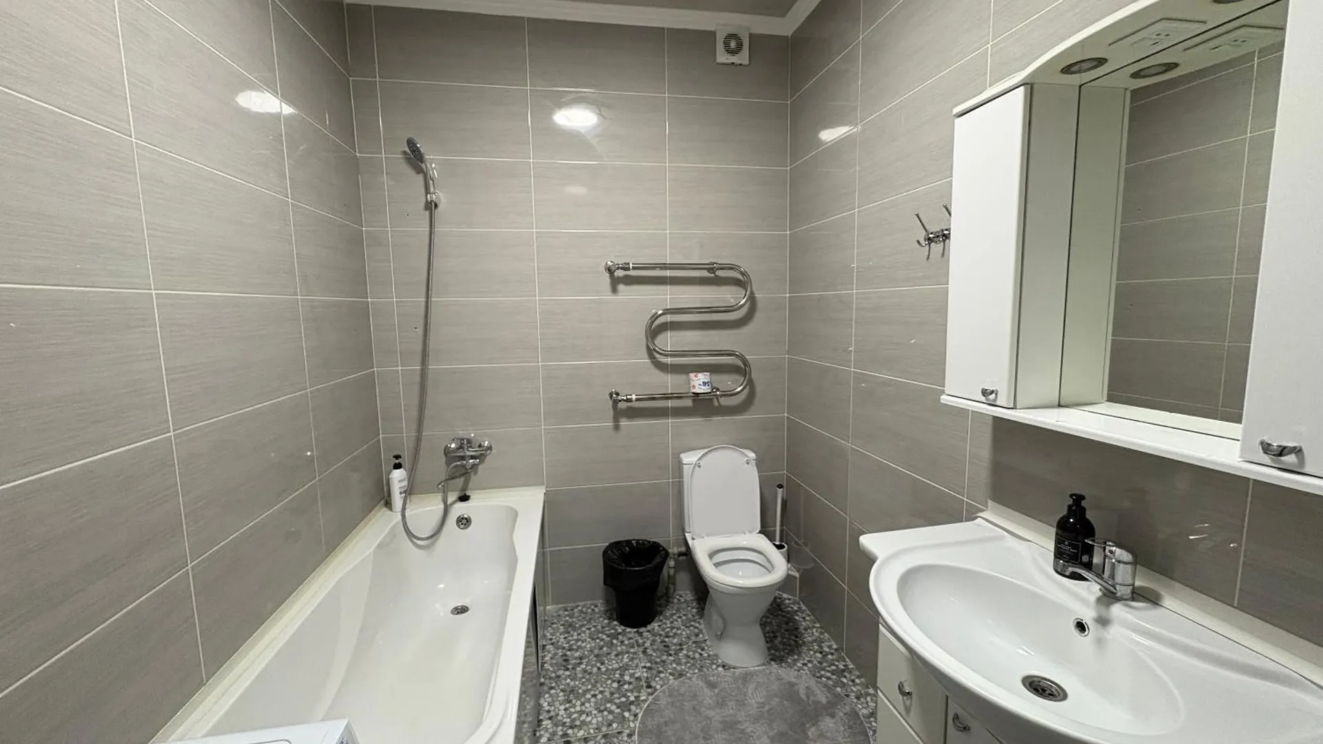 Евродвушка В Жк Арай Apartment Almaty